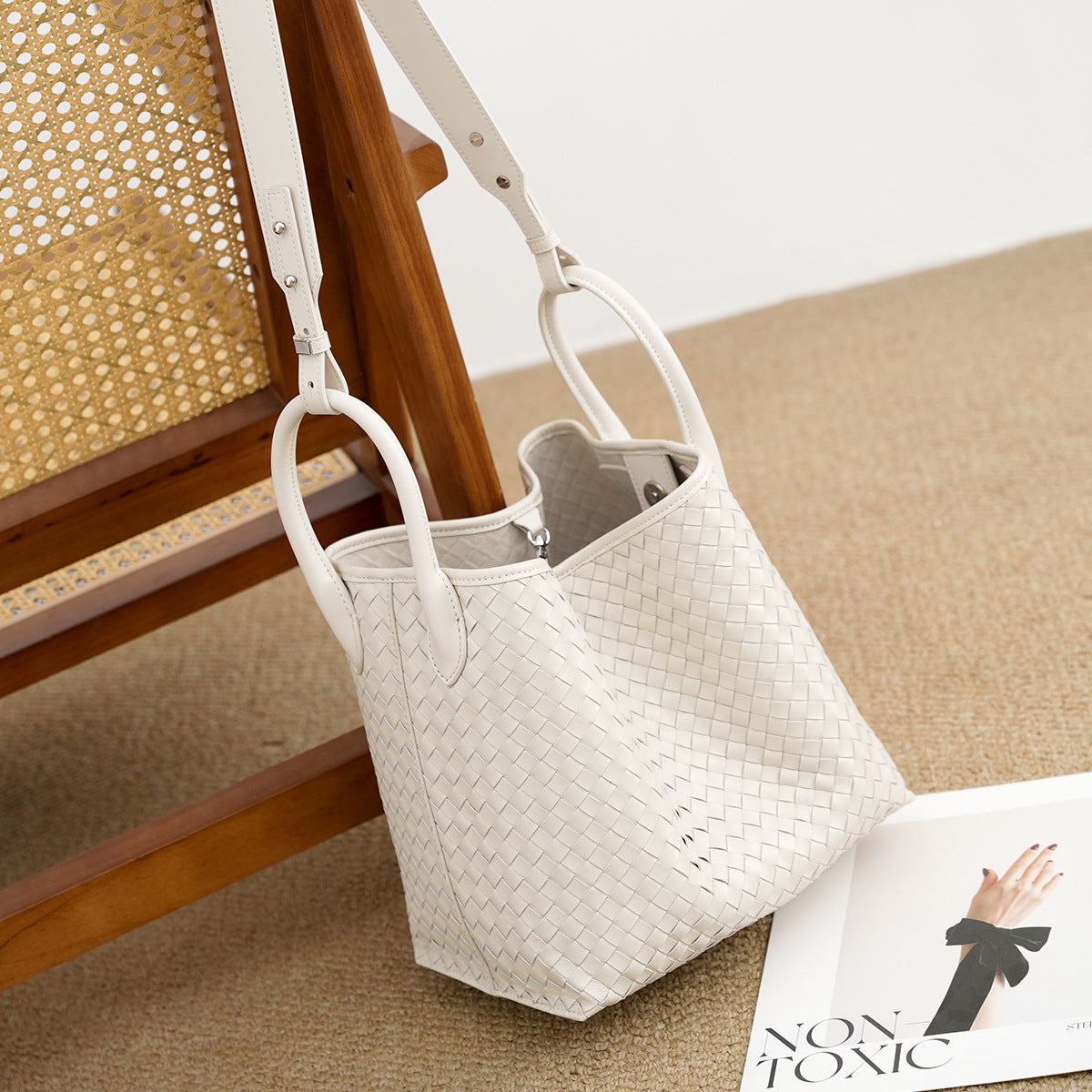 Women's Genuine Simple Fashion Woven Large Capacity Portable Women's Leather Bag