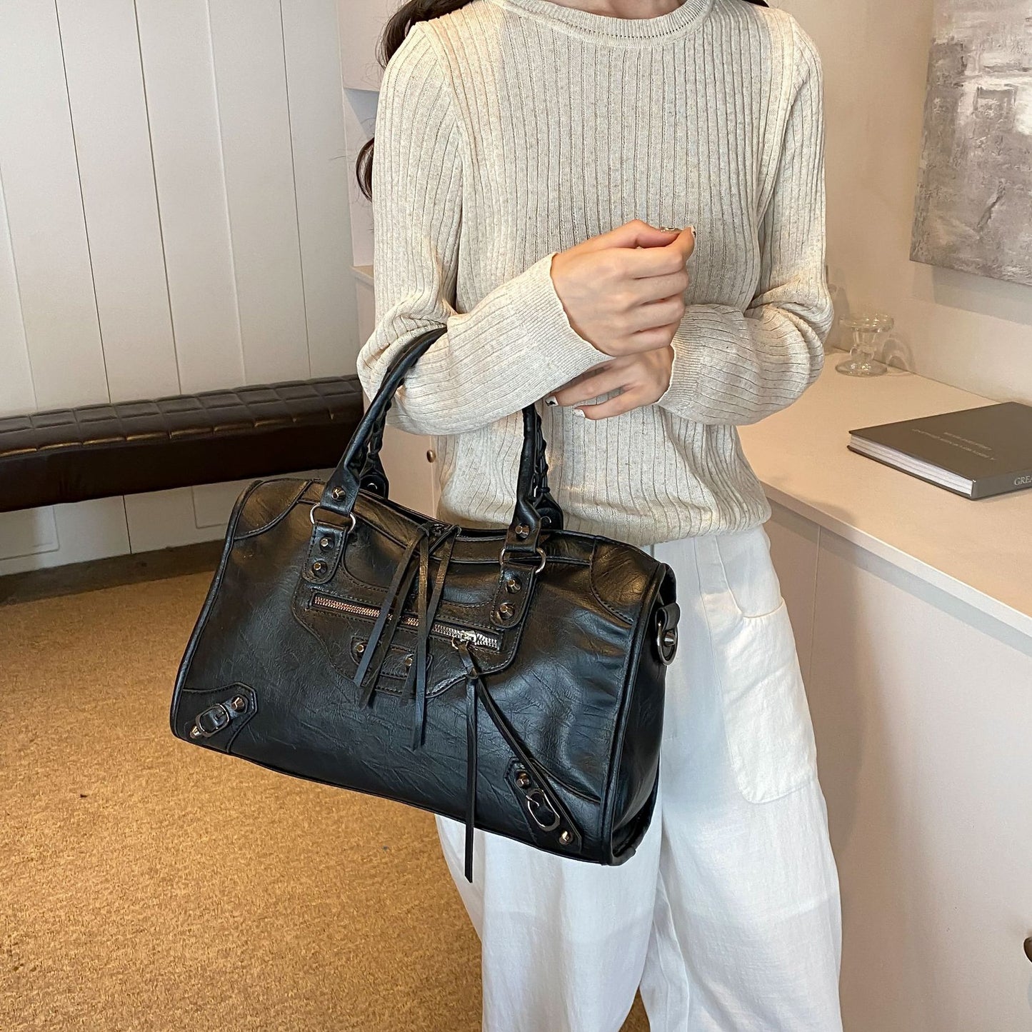 Niche Fashion Rivet Motorcycle High-grade Large Bags