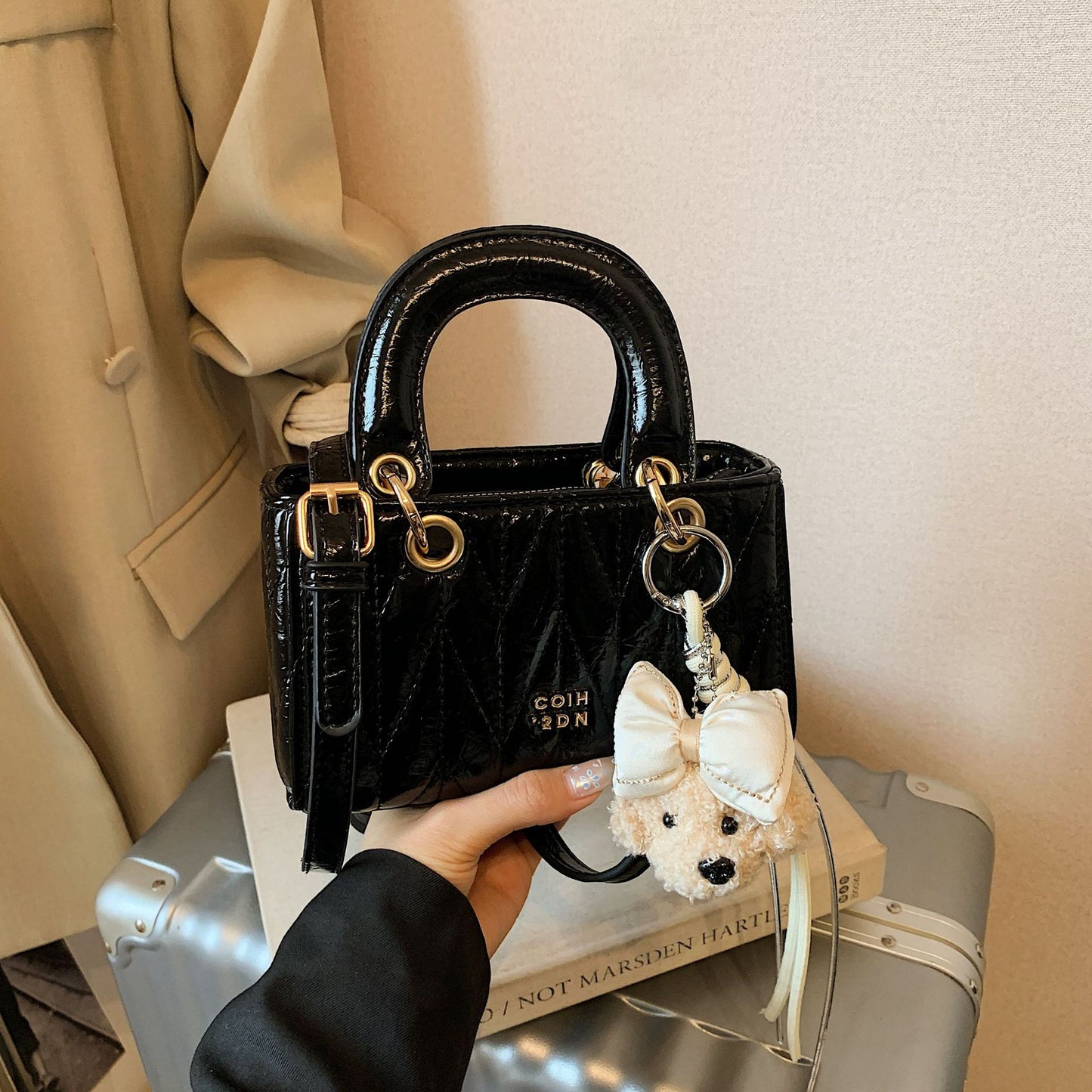 High-grade Diamond Embroidery Thread Silk Scarf Classic Style Cross Body Small Square Bag