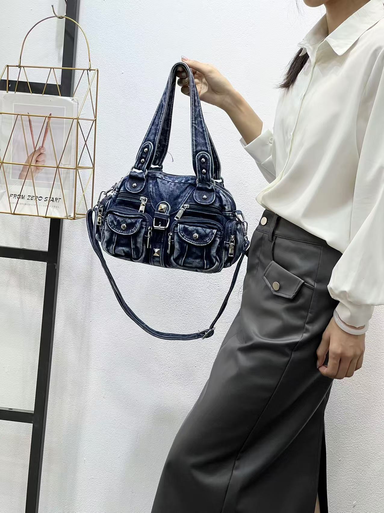 Women's Millennium Hot Underarm Niche Retro High-grade Tote Bag
