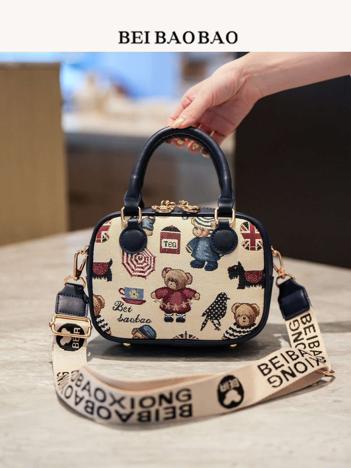 Source Cute Cartoon Bear Niche Design Women's Handbag