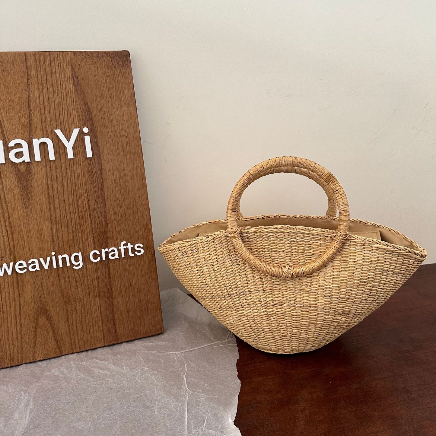 Women's Straw Woven Trendy Portable Fashion Leisure Seaside Women's Handbag