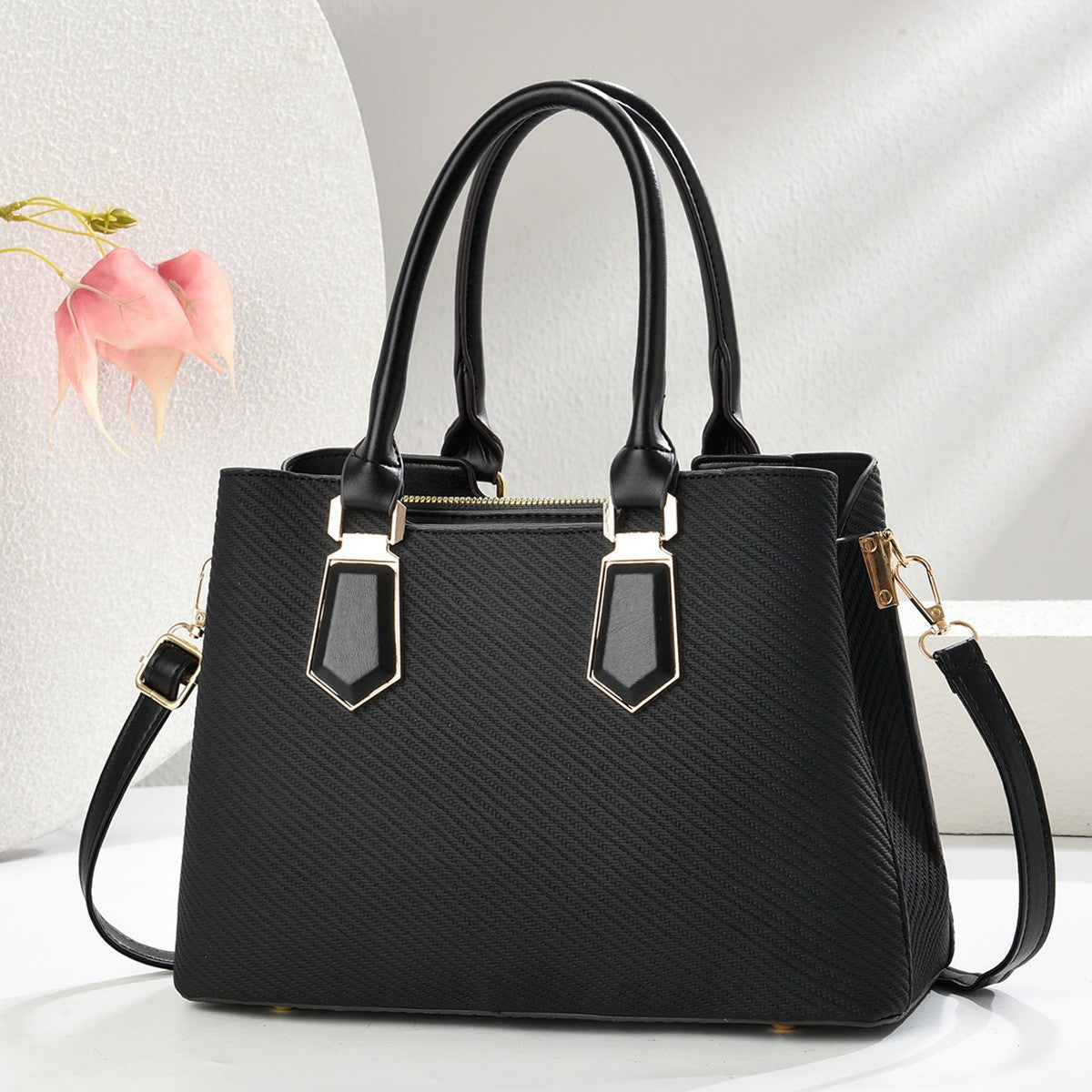Elegant Women's Spring Texture Versatile Minimalist Women's Handbag