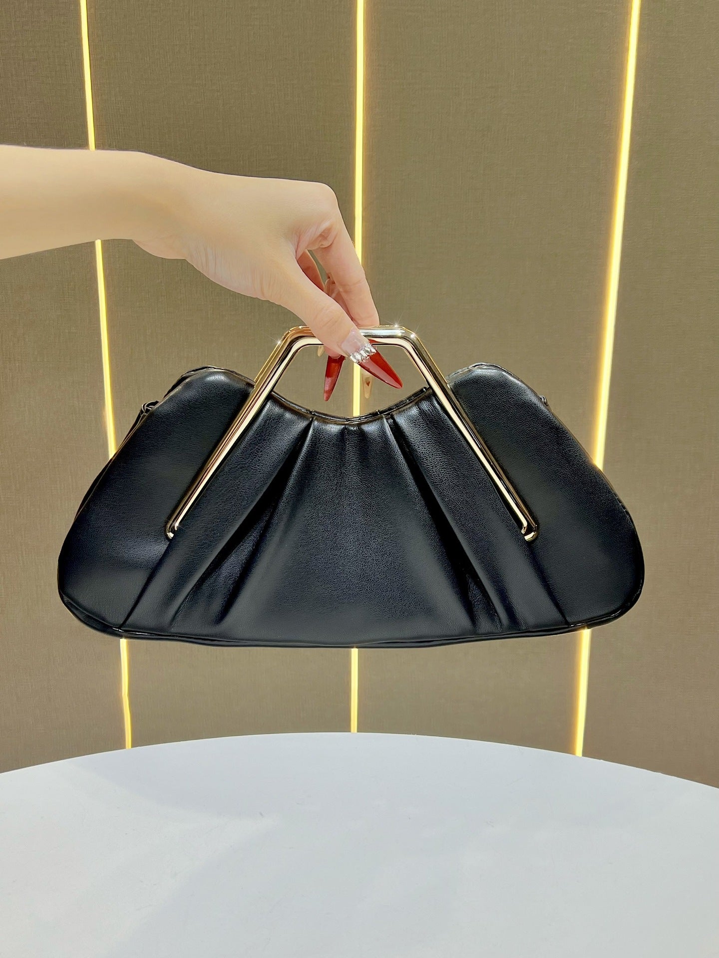 Cool Women's Fashion Pleated Niche Clutch Handbags