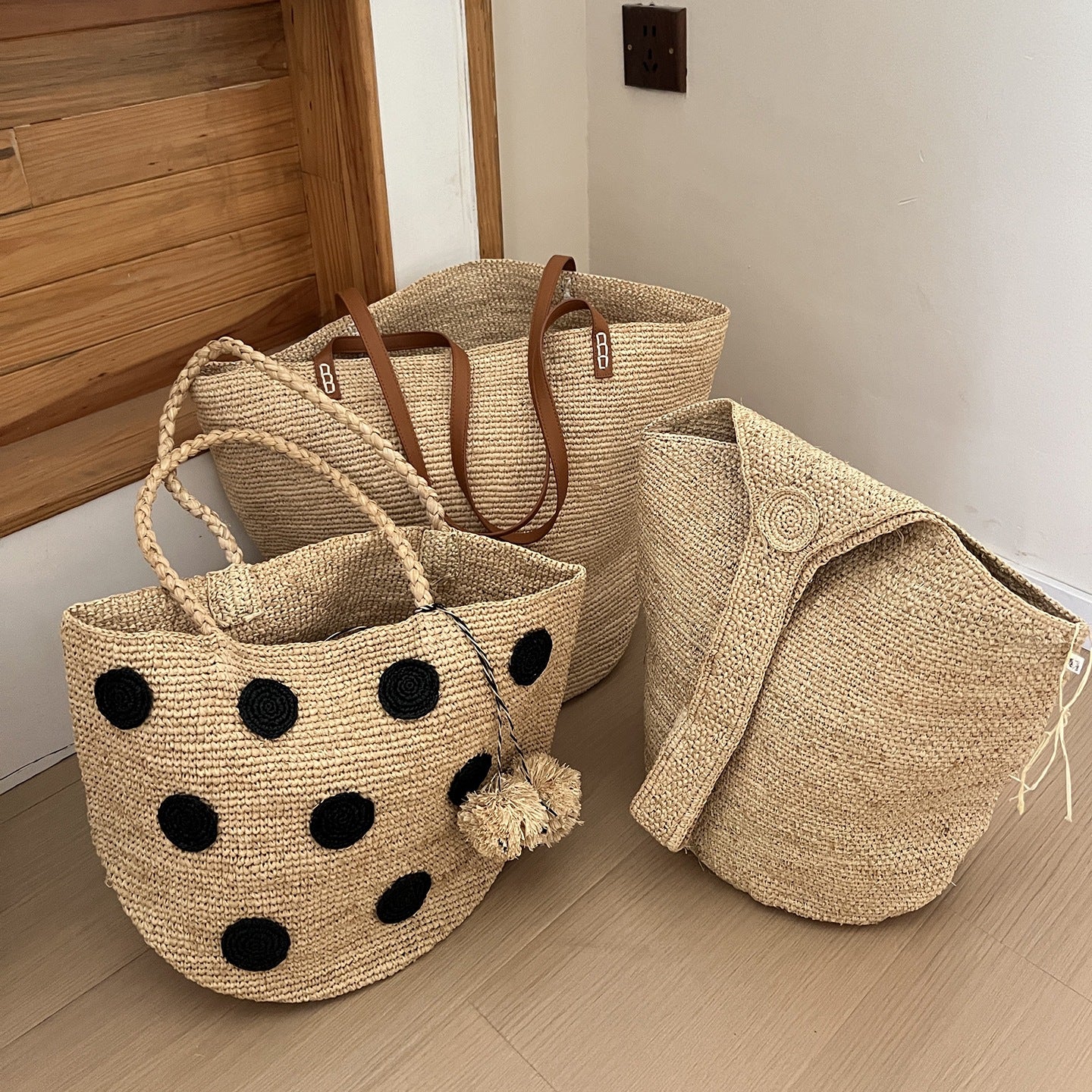Women's Raffia Woven Summer Seaside Vacation Style Women's Shoulder Bag