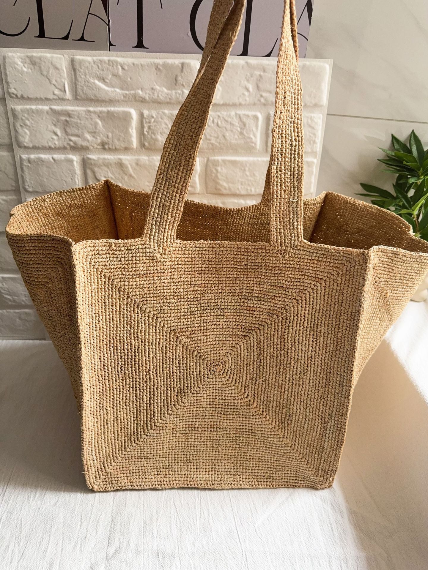 Elegant Hand Crocheting Raffia Seaside Vacation Tote Bags