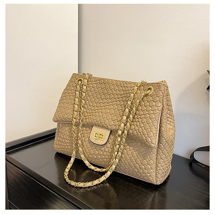 Women's Retro Fashion Underarm Indentation Commute Leisure Tote Bag