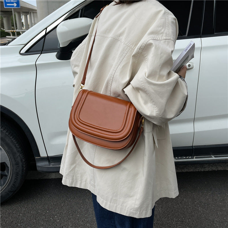 Women's High-grade Saddle Leisure Commute Flip Design Women's Messenger Bag