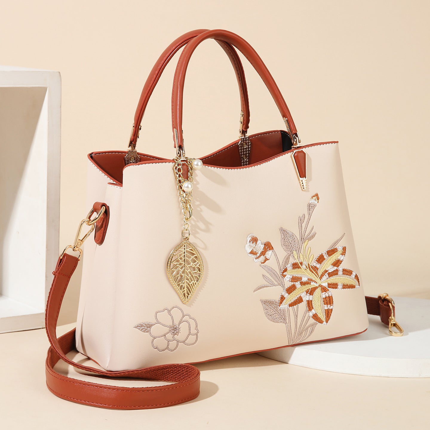 Women's Chinese Style Embroidery Versatile Mother Wedding Women's Shoulder Bag