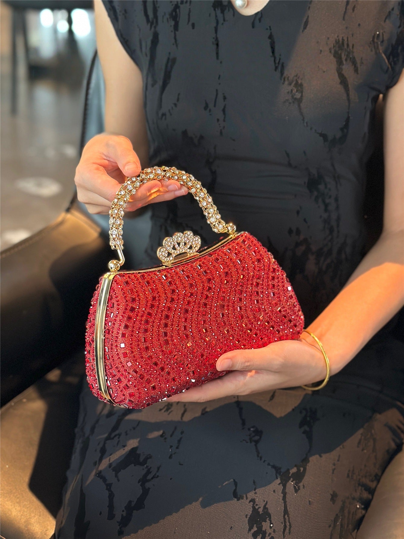 Women's Shiny Gorgeous Rhinestone Ornament Fashion Elegant Luxury Dinner Bag