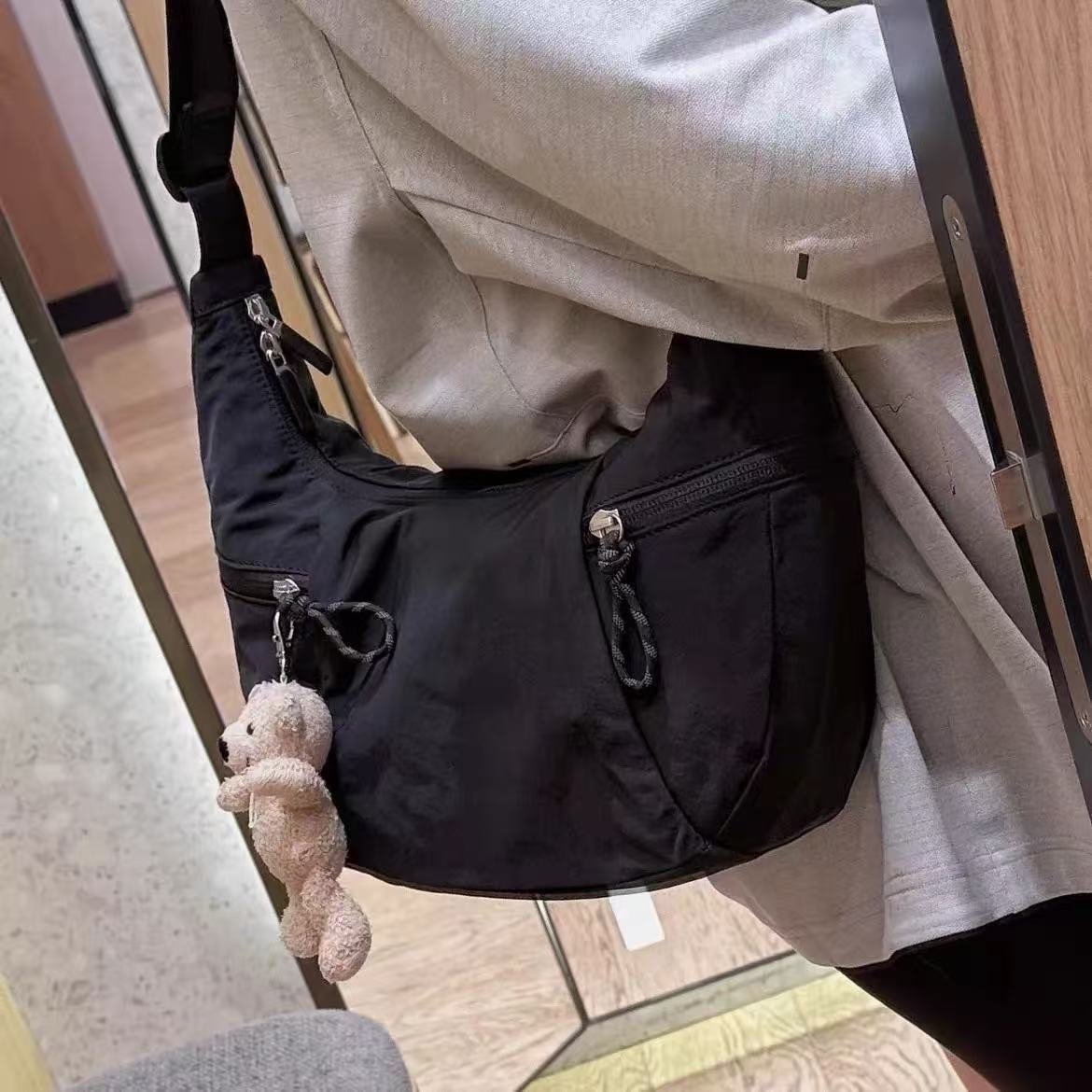 Dumpling Stylish Lightweight Commute Large Capacity Shoulder Bags