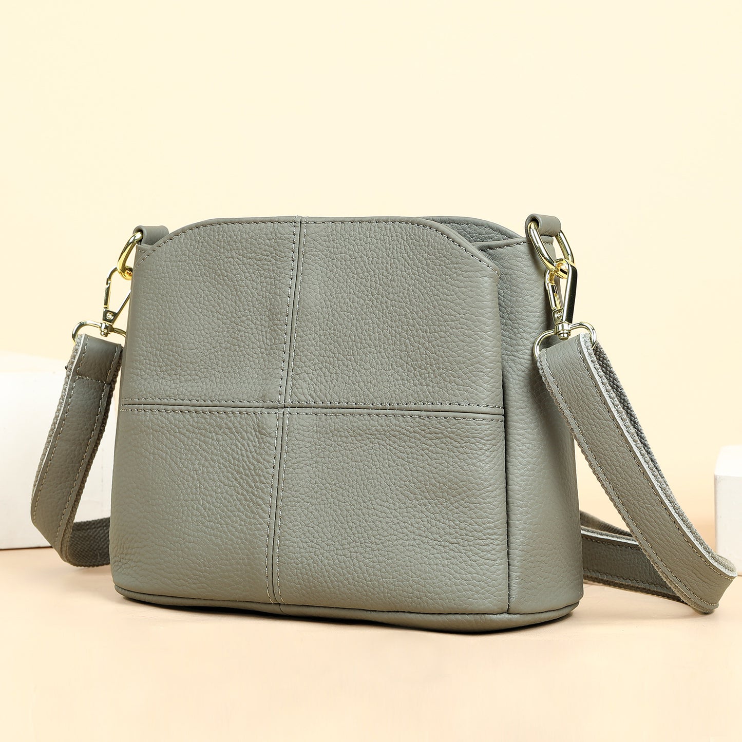 Women's Leather First Layer Cowhide Large Capacity Women's Messenger Bag