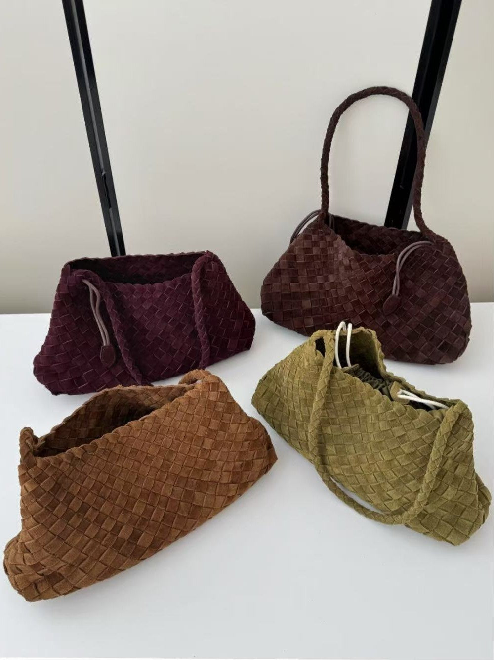 Women's Frosted Hand-woven Niche Minimalist Retro Style Women's Shoulder Bag