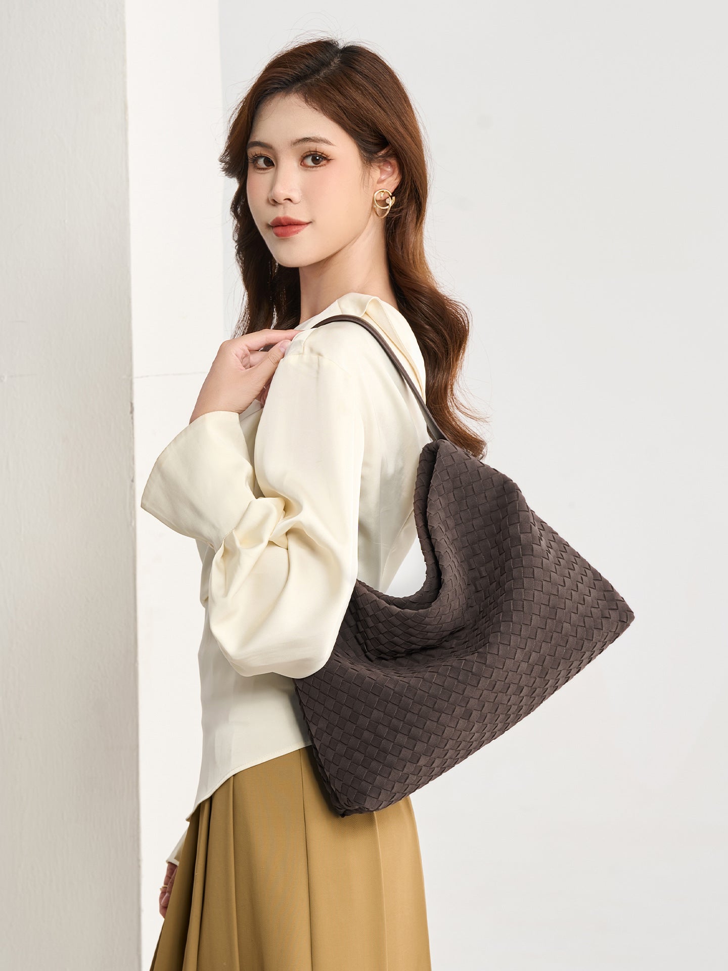 Fashion Woven Retro Large Capacity Totes Affordable Luxury One Trend Women's Messenger Bag
