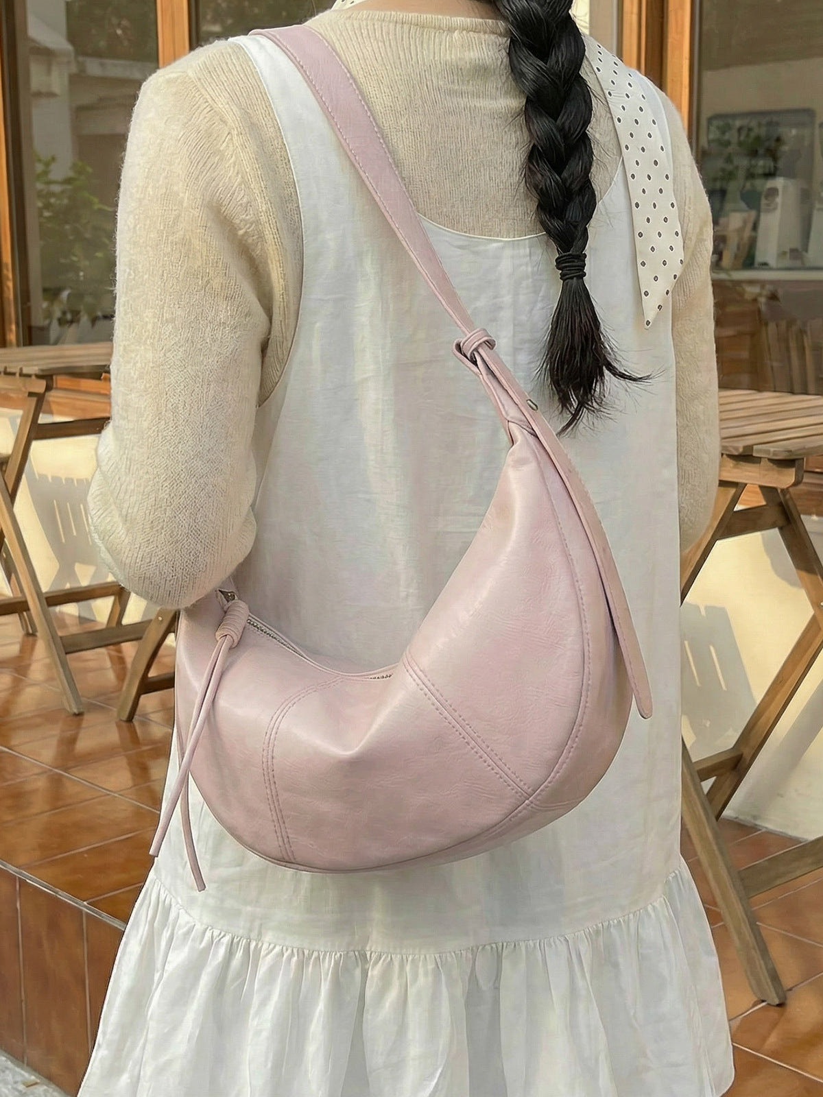 Fashion Best-selling Niche Croissant Commuter Underarm Women's Messenger Bag