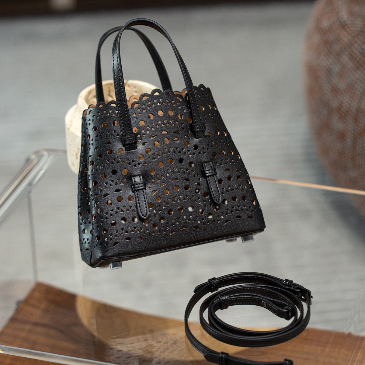 Hollow Fashionable Elegant Wave Carved Basket High Quality Women's Shoulder Bag