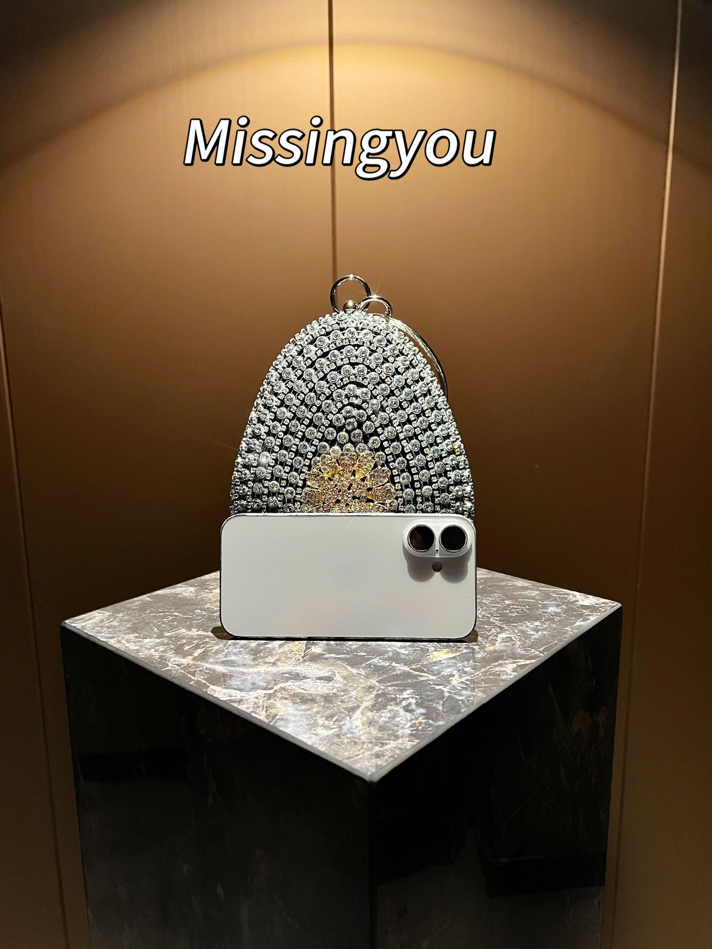 Beautiful Banquet Diamond Clutch Rhinestone Shiny Dinner Bag