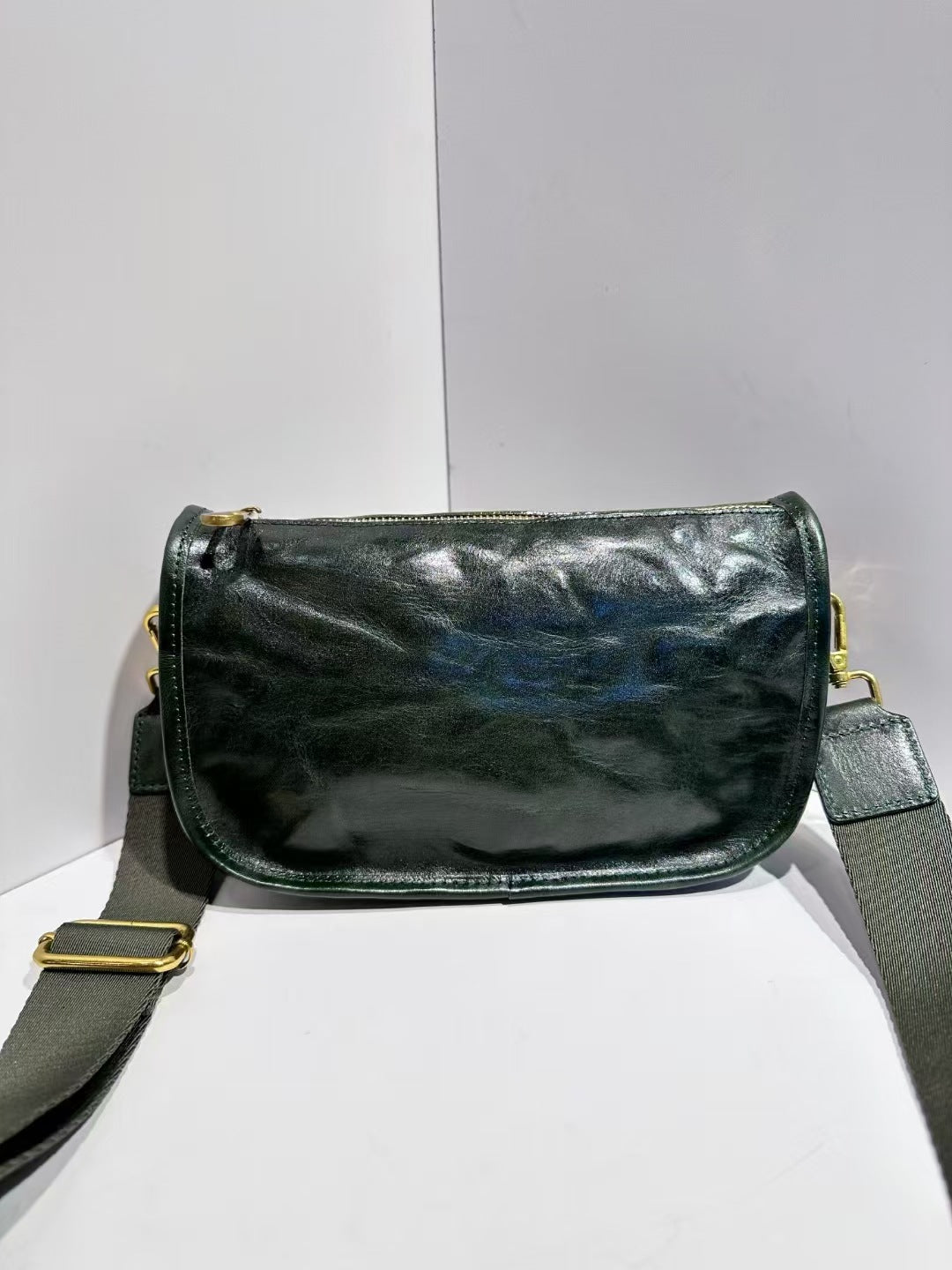 Women's Genuine Leather Saddle Wide Strap Retro Women's Messenger Bag