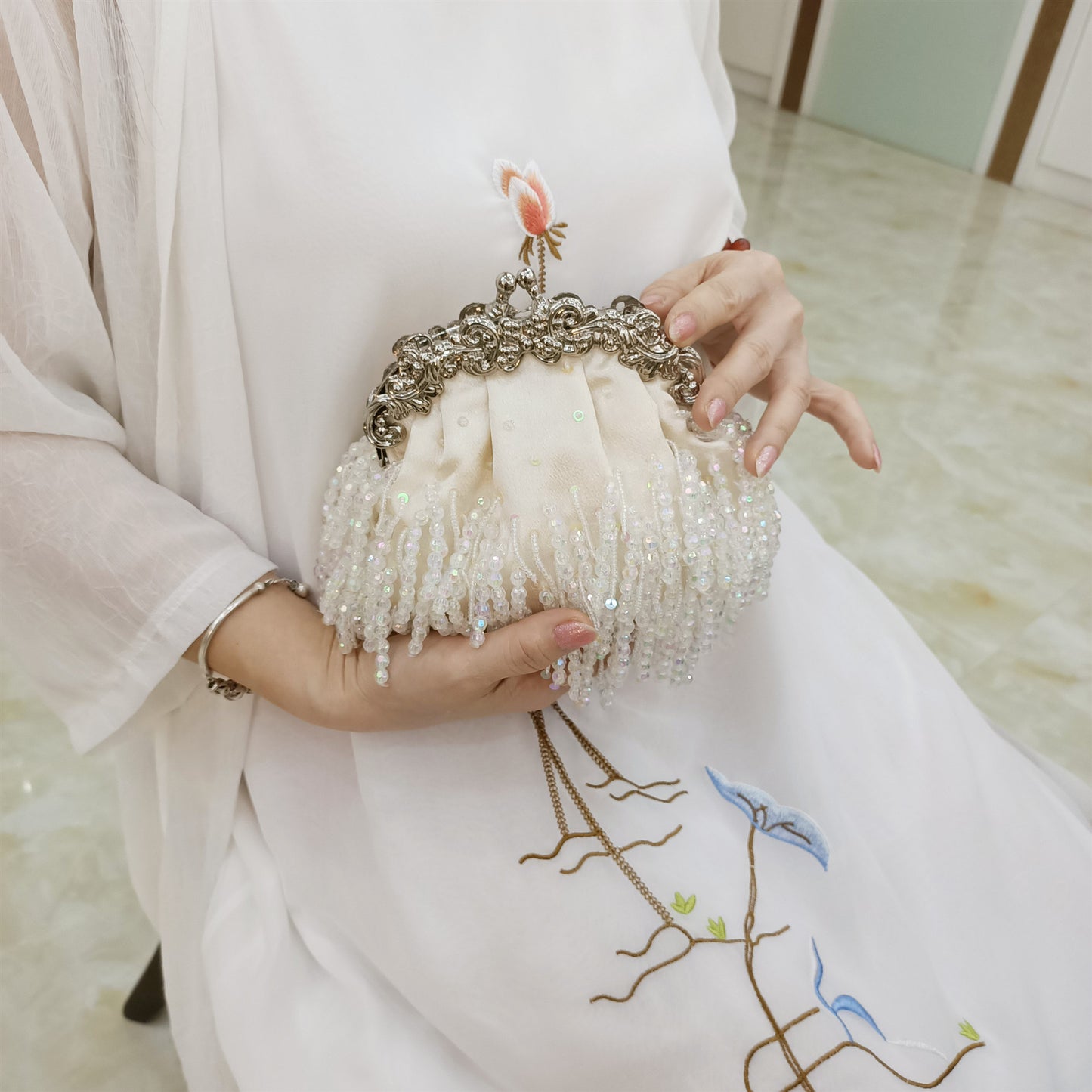 Women's Tassel Satin Beaded Pearl Embroidery Bridal Handbags