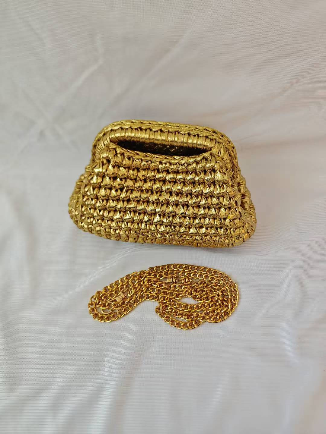 Women's Hand-woven Chain Mini Style Metallic Cloth Women's Handbag