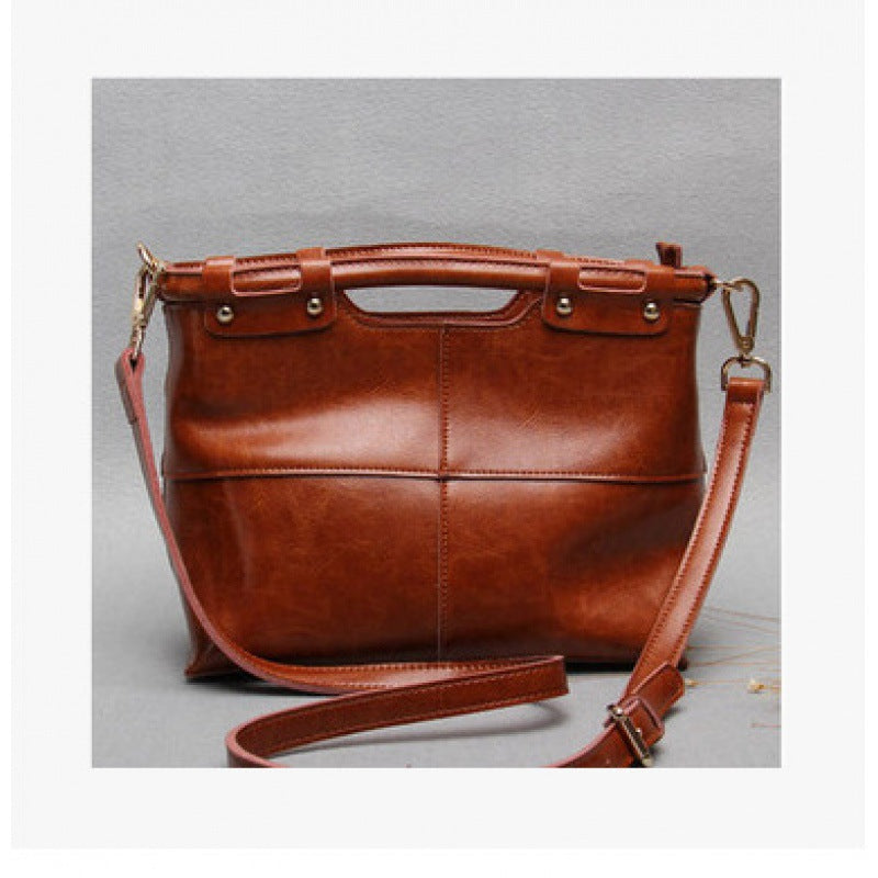 Women's Original Ecology Cowhide Leather Single Rivet Women's Shoulder Bag