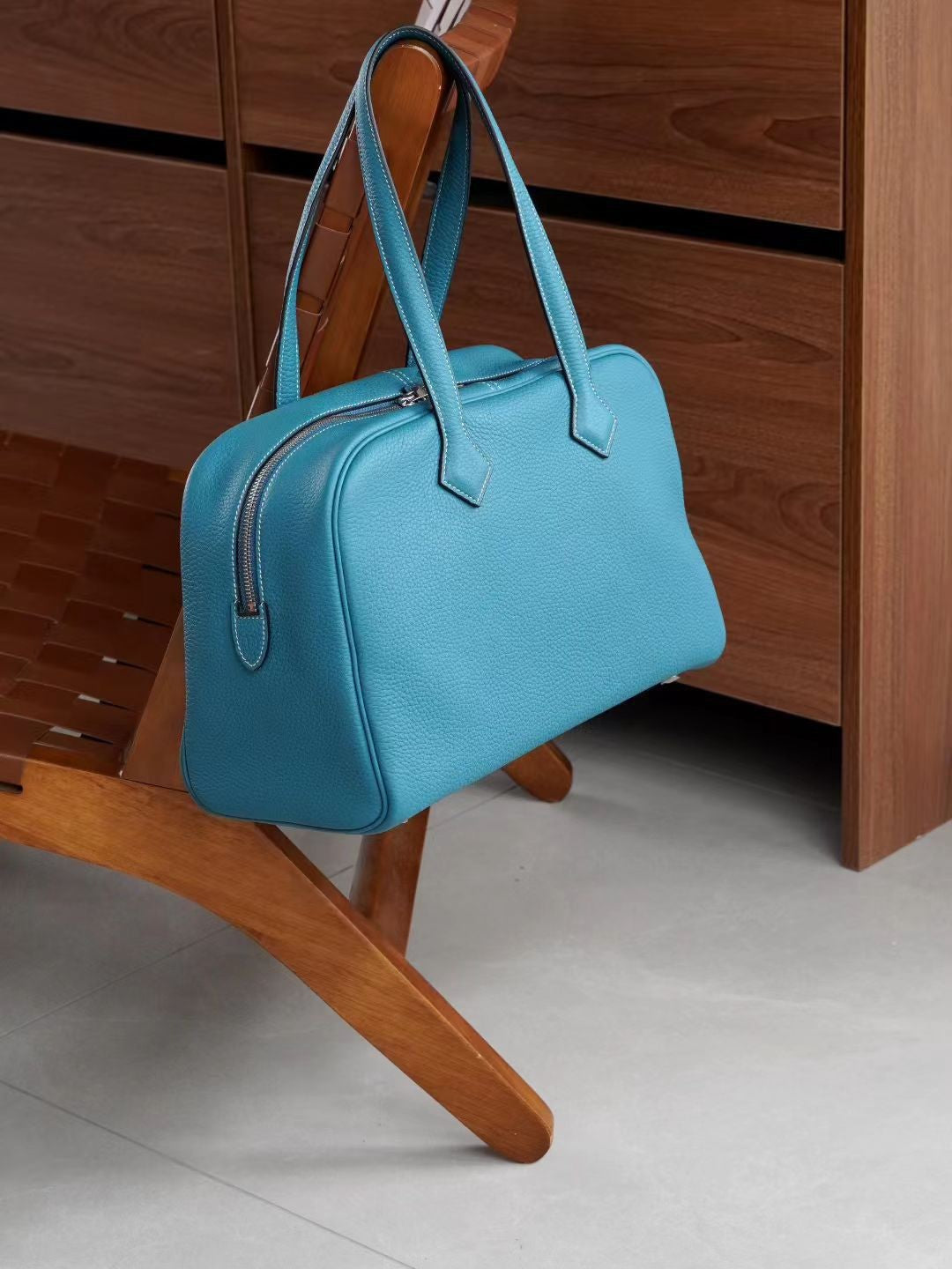 Women's Victoria First Layer Cowhide Large Capacity Versatile Commuter Women's Shoulder Bag