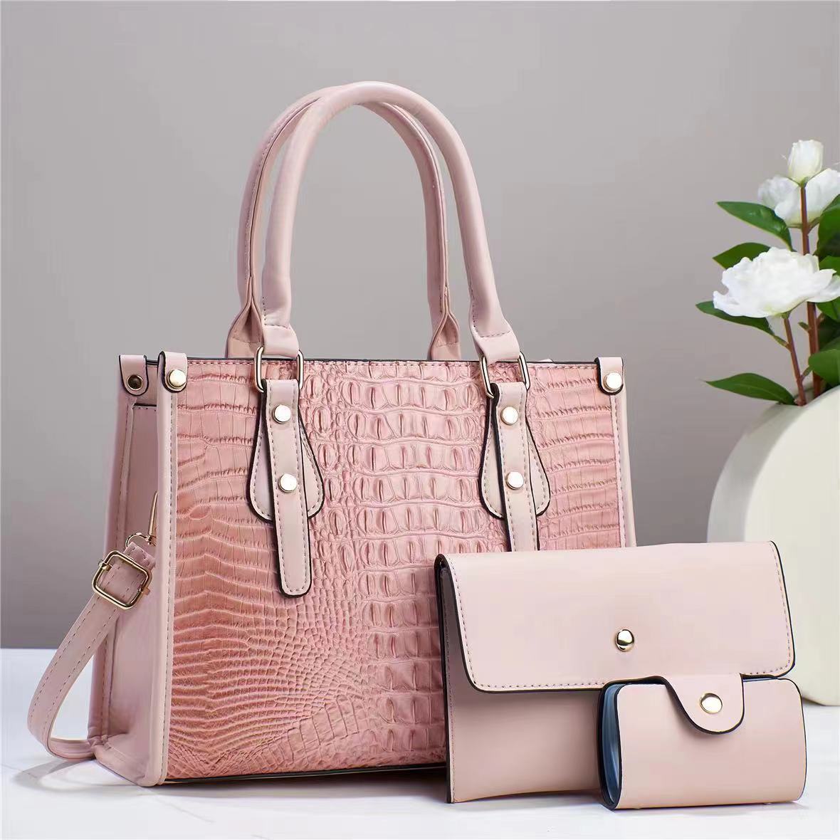 Women's Crocodile Pattern Embossed Large Capacity Mom Trendy Fashion One Women's Handbag
