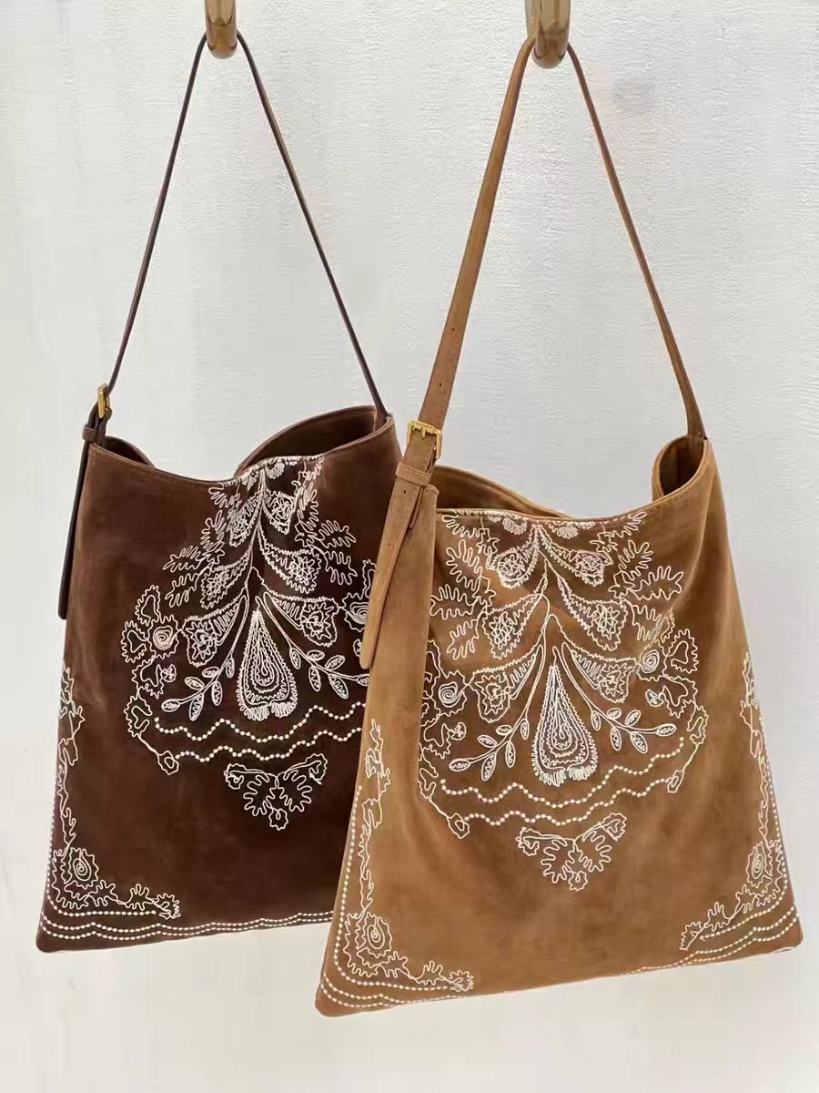 Women's Bohemian Embroidery Matte Leather Beads Large Capacity Retro Easy Matching Women's Shoulder Bag