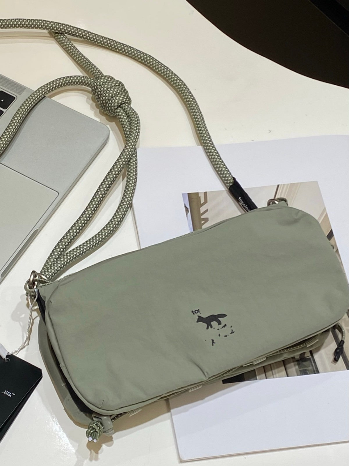 Single Mechanical Style Multifunctional Water Bottle Women's Messenger Bag