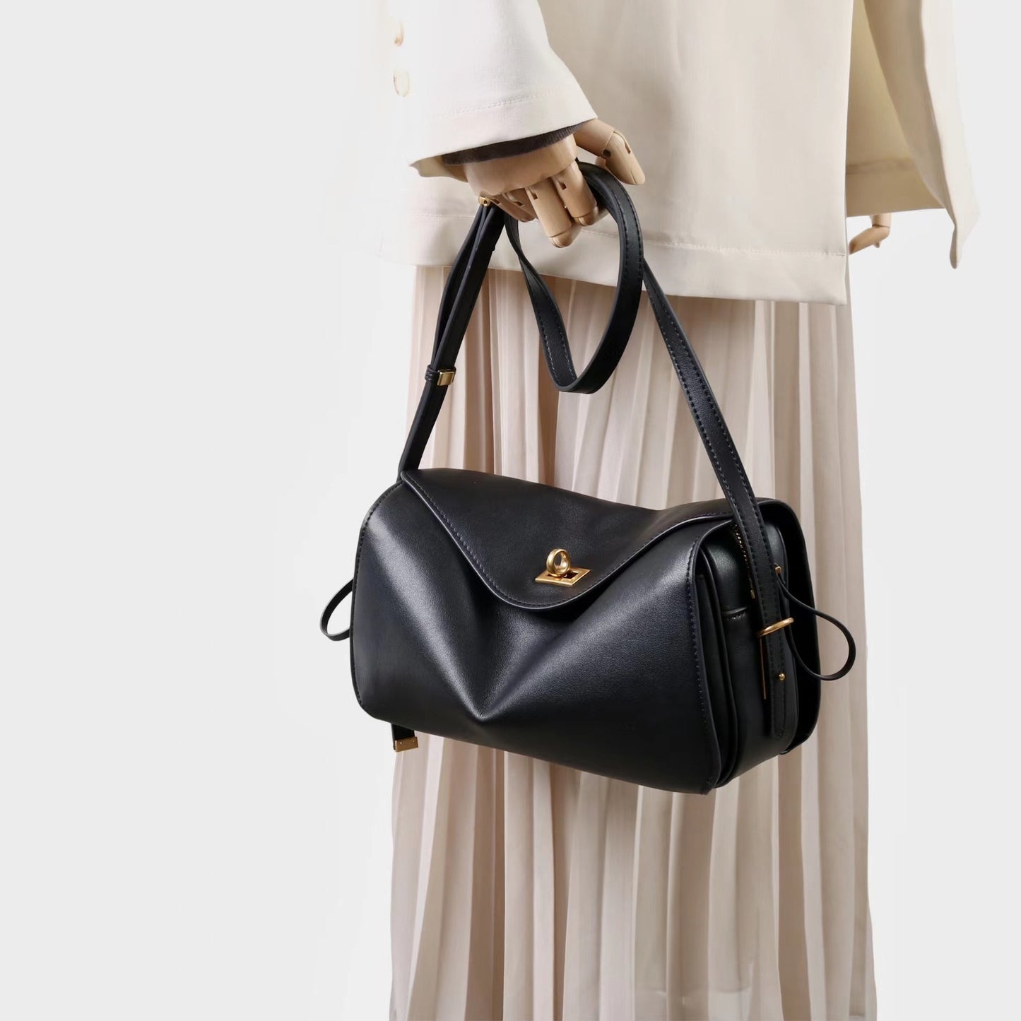 Women's Leather Pillow High-grade Fashion Commuter One Women's Handbag
