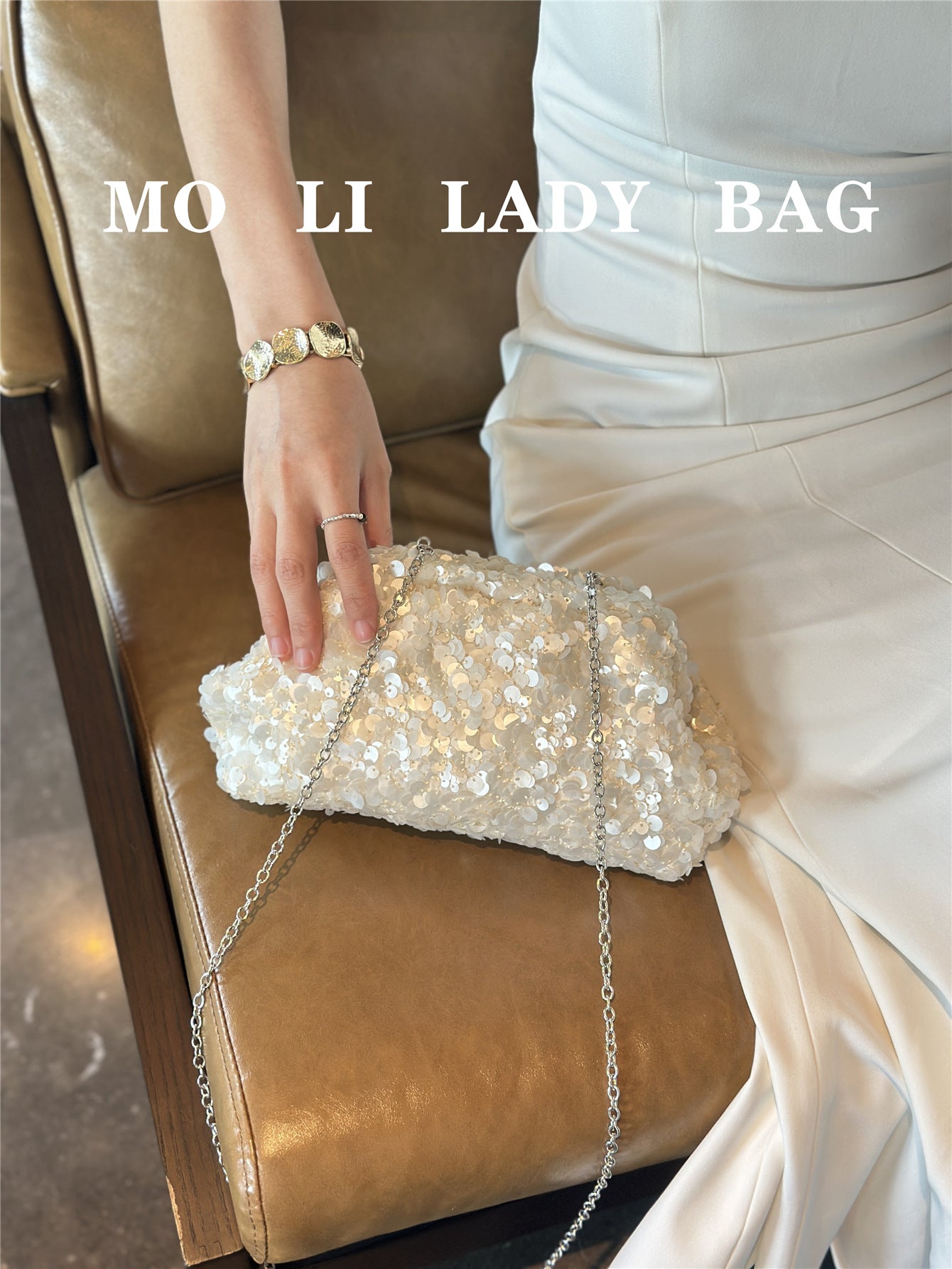 Women's Style Retro Minority Scale Bright Sequin Cloud Bags