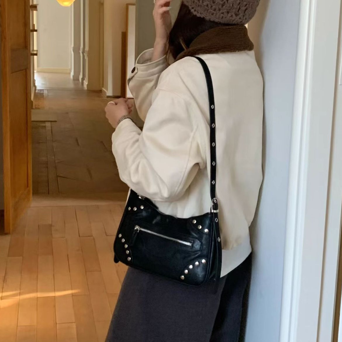 Women's Street Cool Rivet Motorcycle Retro Hot Sweet Women's Handbag