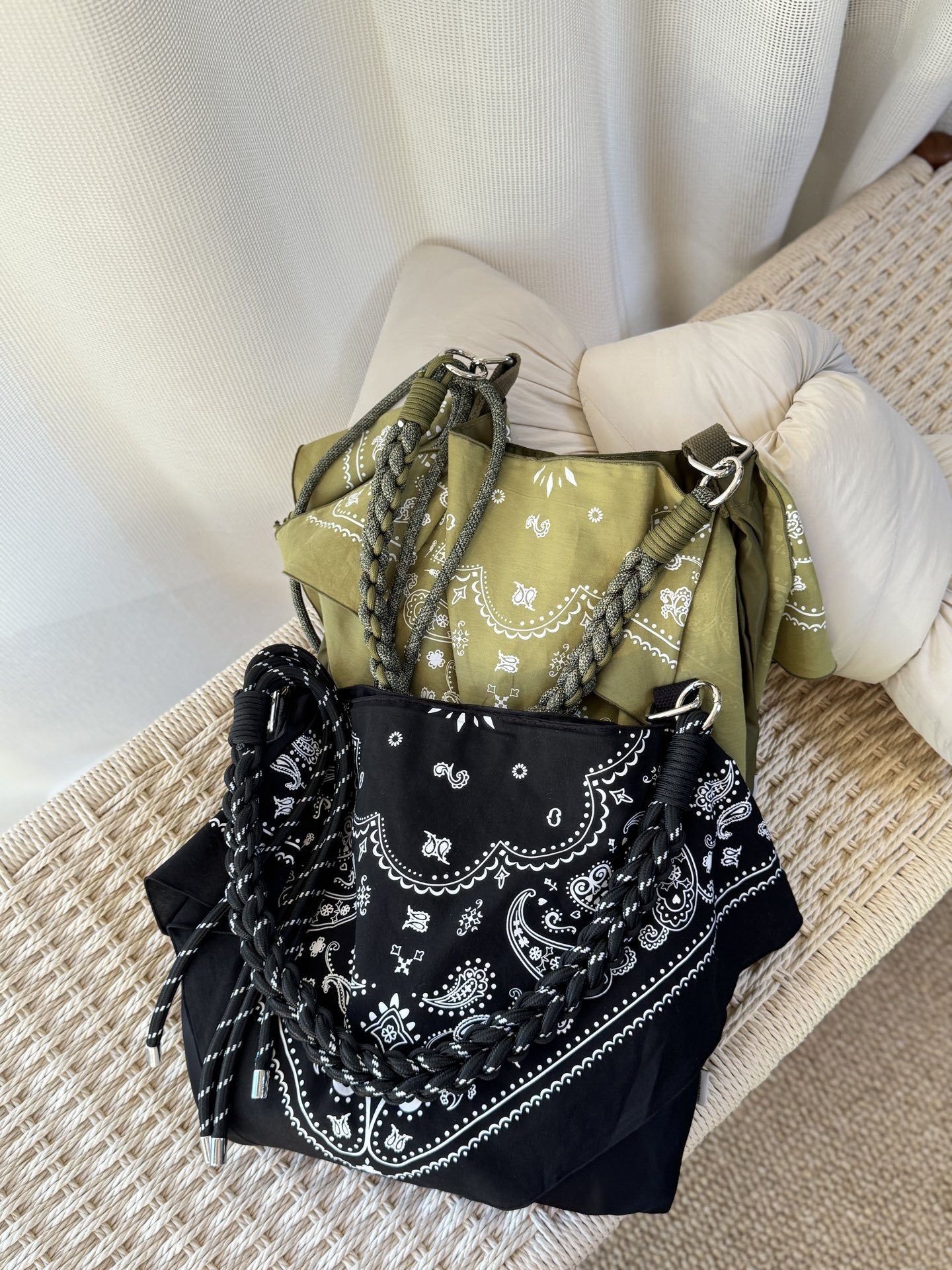 Printed Nylon Canvas Idle Style Large Capacity Women's Shoulder Bag