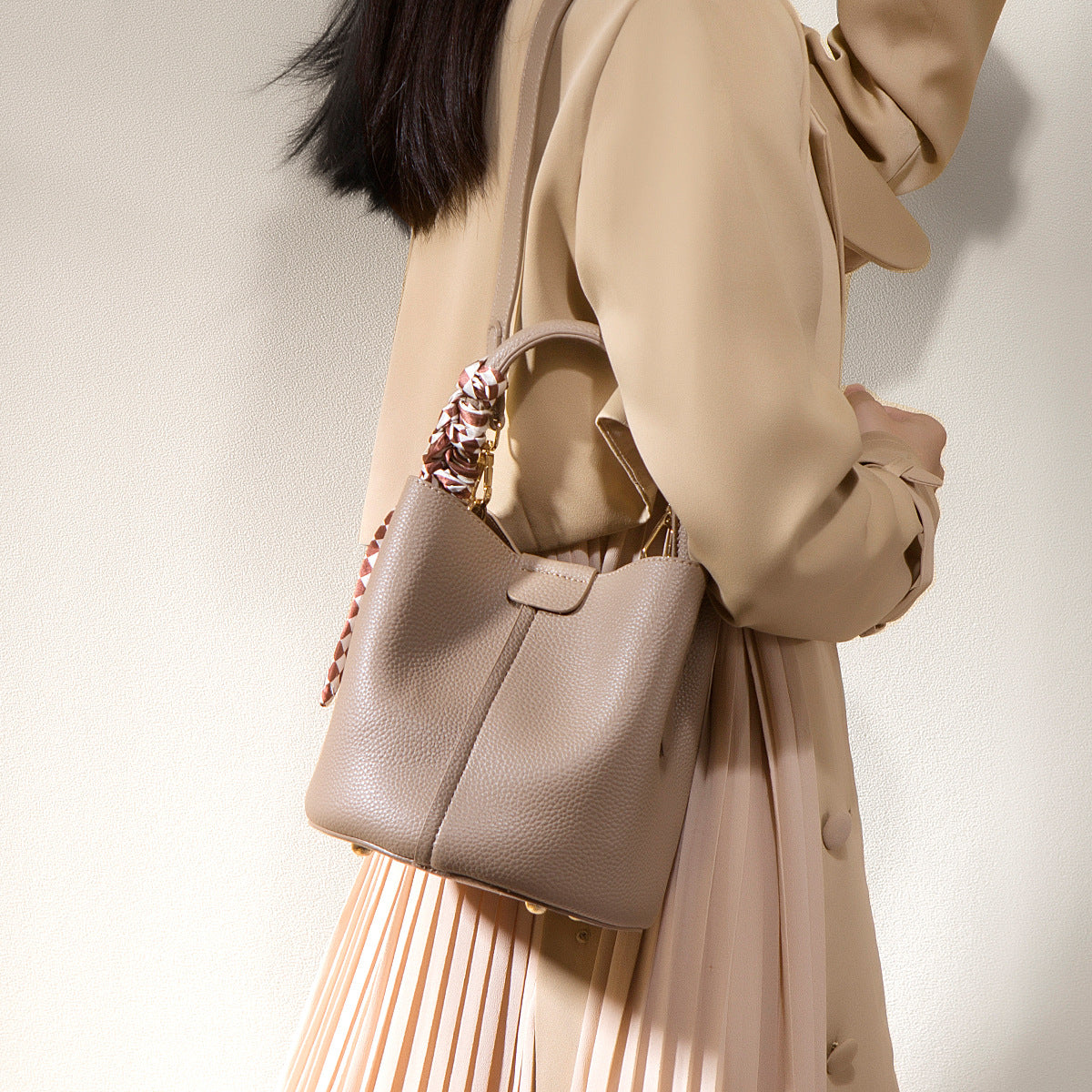 Women's Fashion Stitching Lychee Pattern Commuter Large Women's Handbag