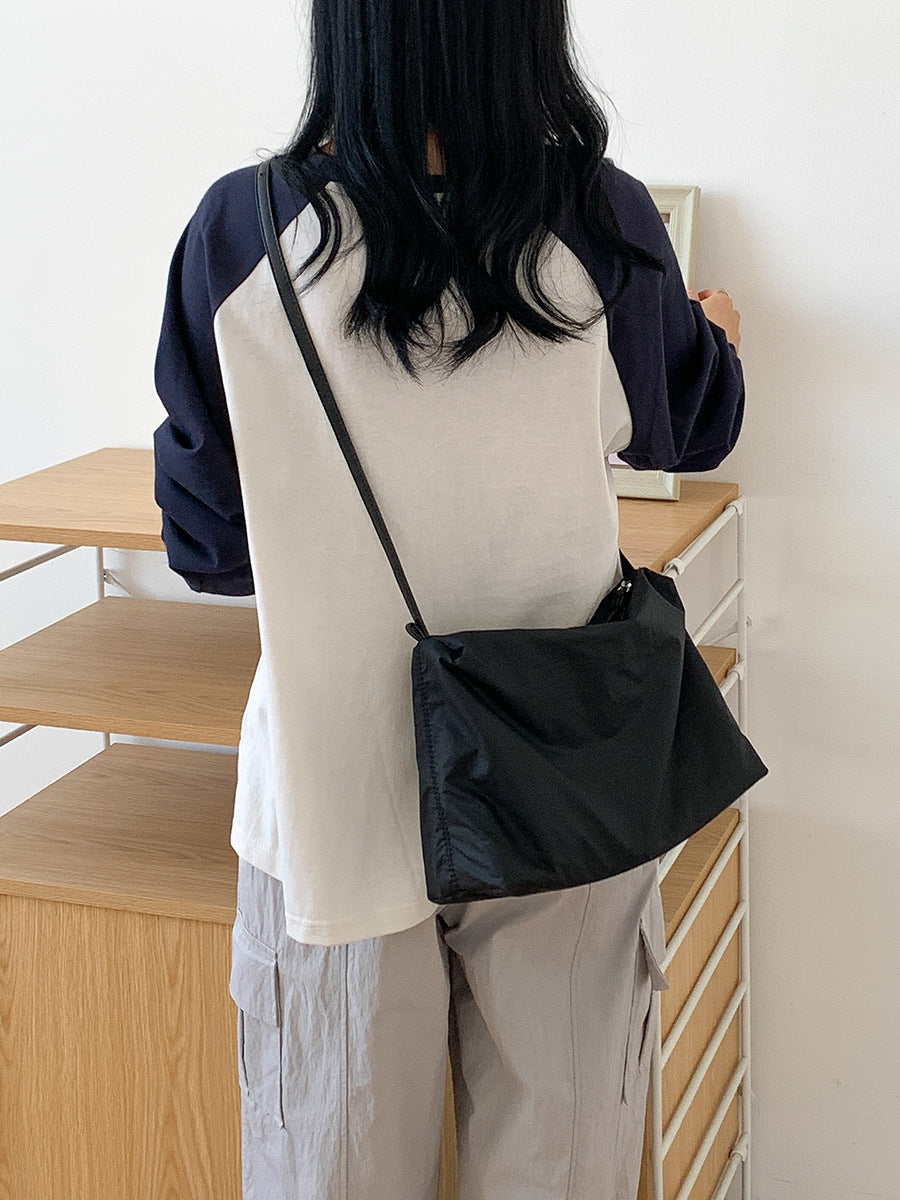 Women's Korean Style Simple Lightweight Nylon Versatile Personality Large Capacity Women's Messenger Bag