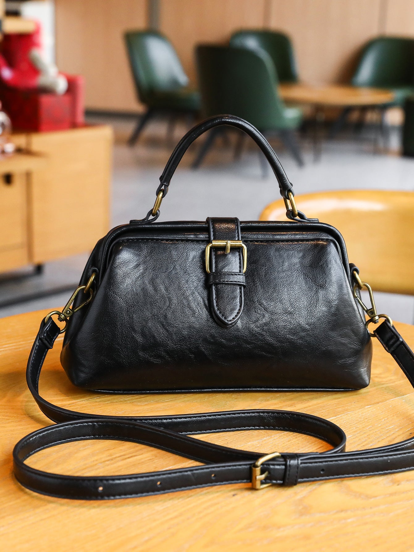 Comfortable Women's Fashion Retro High-grade Clip Handbags