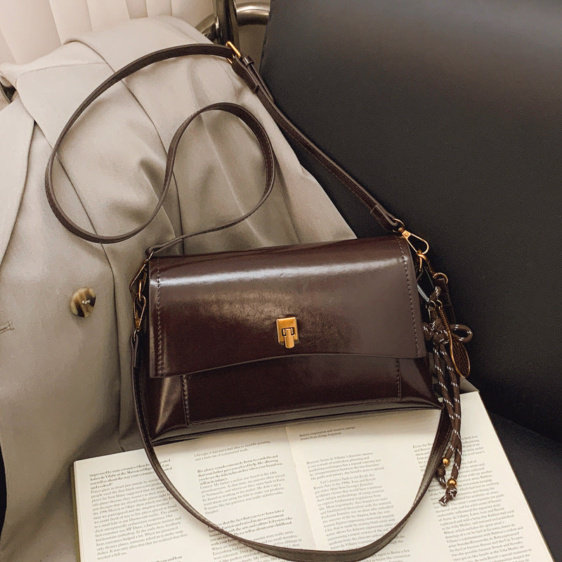 Women's Retro Oil Wax Skin Underarm Simple Commute Bags