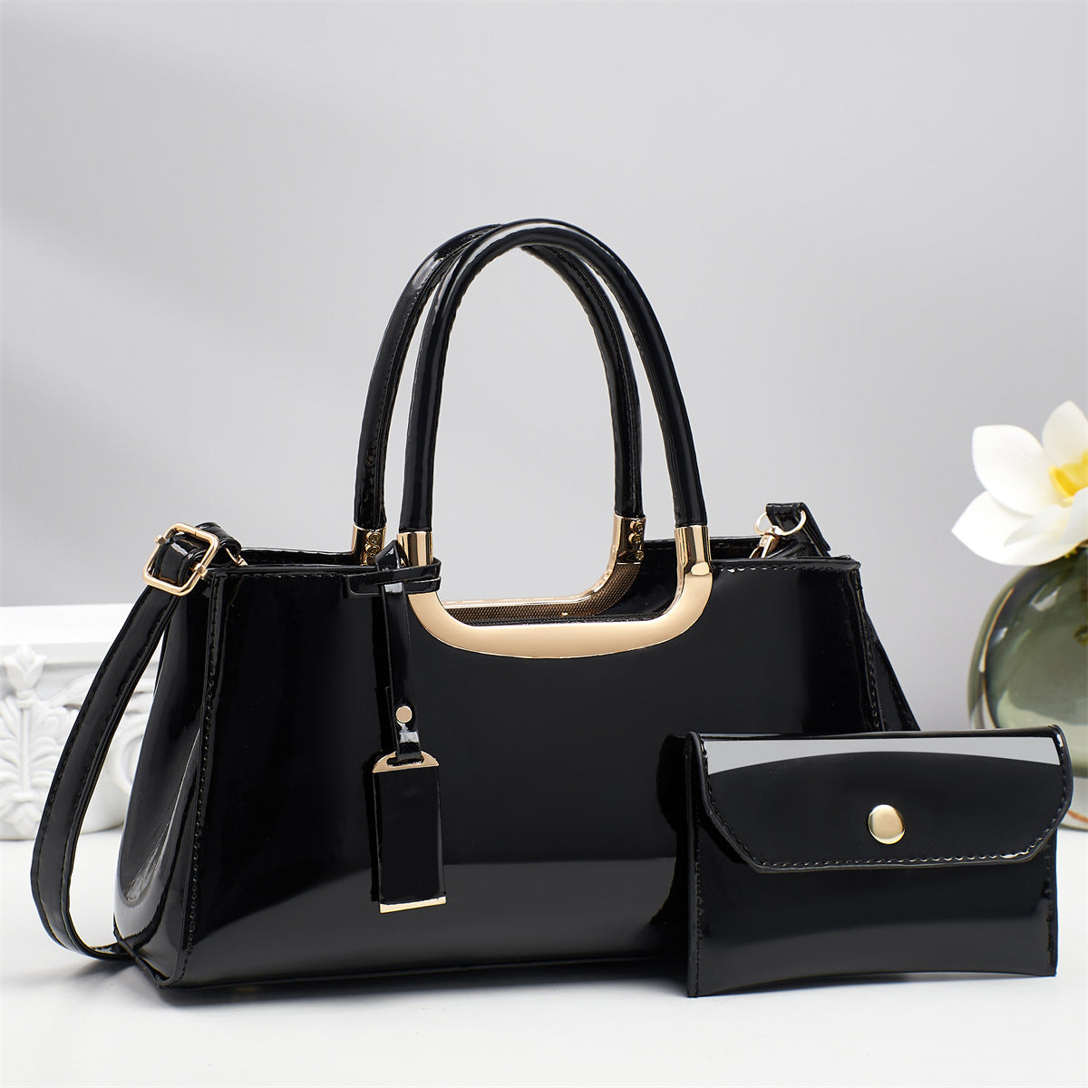 Women's Large Capacity Textured Bright Leather Light Women's Handbag