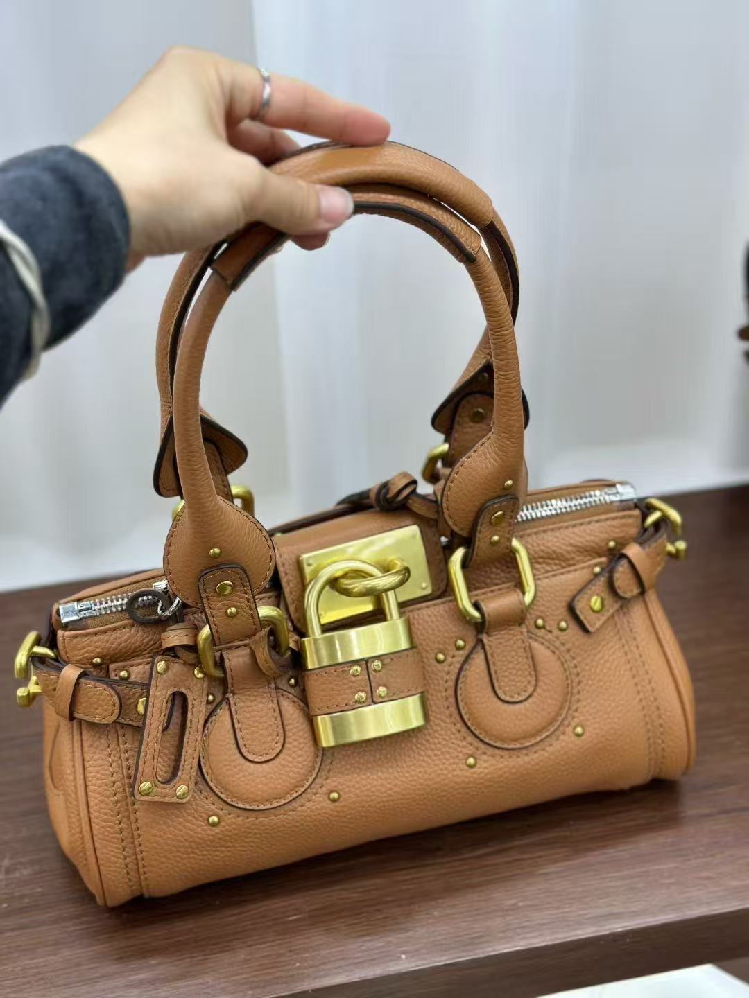Classic Chinese Style Niche Retro Fashion Distressed Chloe Paddington Portable Women's Handbag