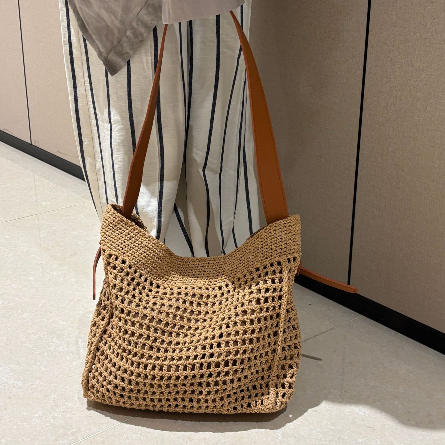 Women's Artistic Lazy Sense Weaving Hollow Large Women's Shoulder Bag