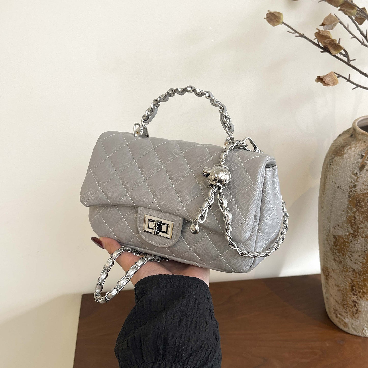Women's Classic Style Rhombus Chain Versatile Light Luxury Women's Messenger Bag