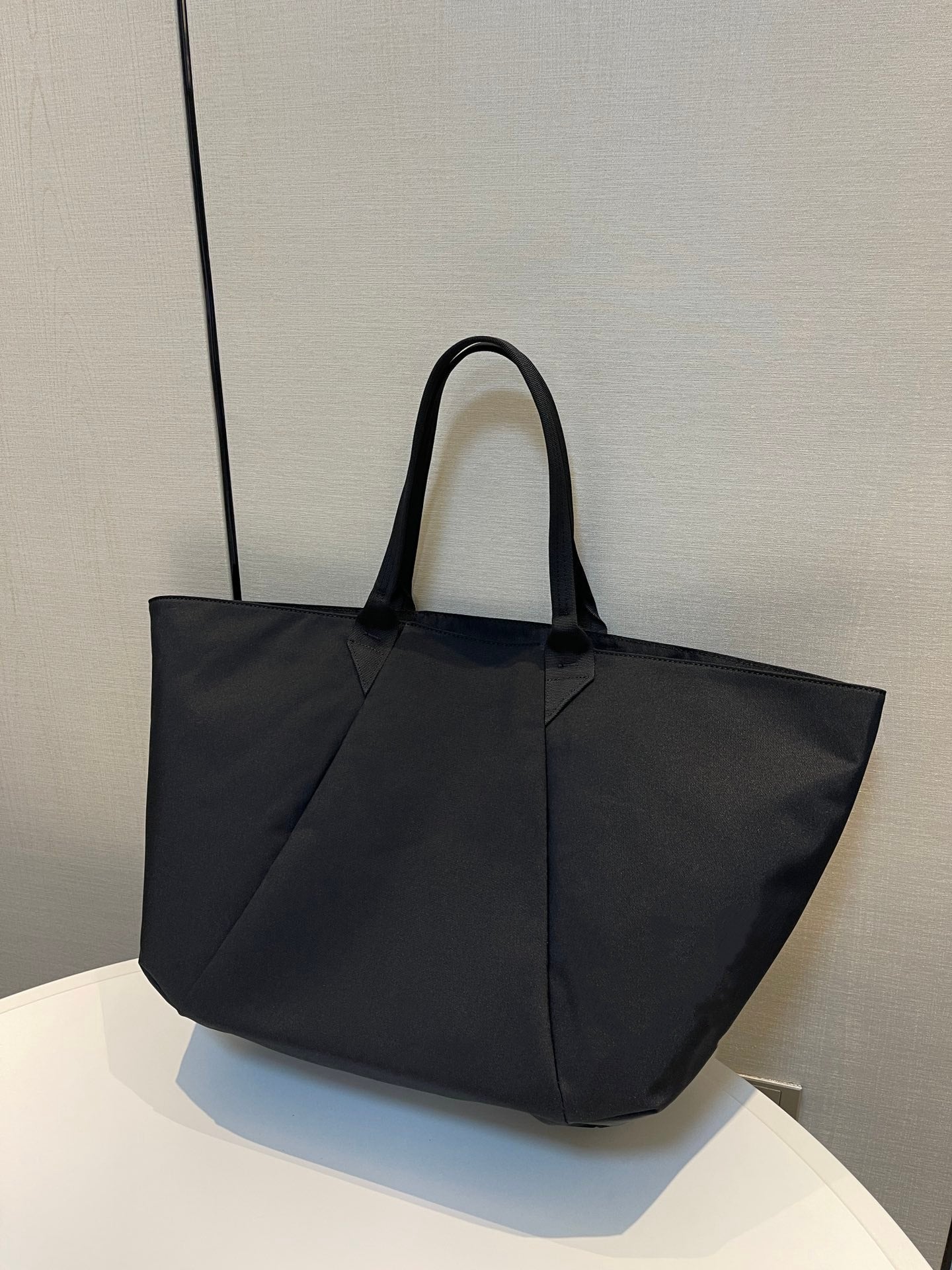 Women's & Men's Large Capacity Daily Commuter Nylon Waterproof Bags