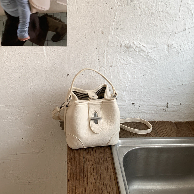 Women's Popular Western Style Super Niche Portable Women's Messenger Bag