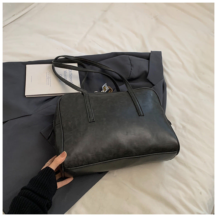 Women's Retro Large Capacity Underarm Simple Women's Shoulder Bag