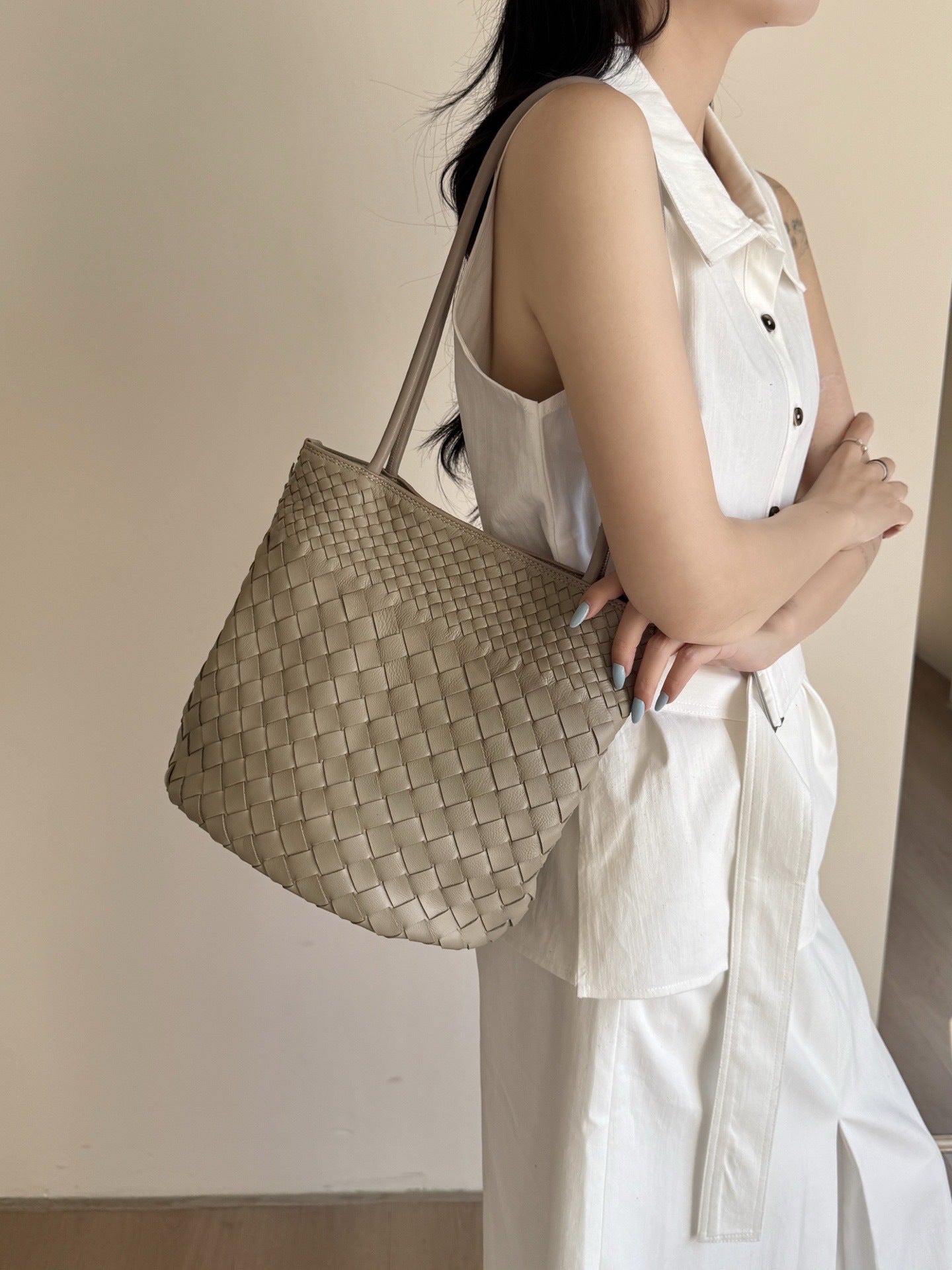 Women's Sheepskin Woven Large Capacity Totes Underarm Bucket Bags