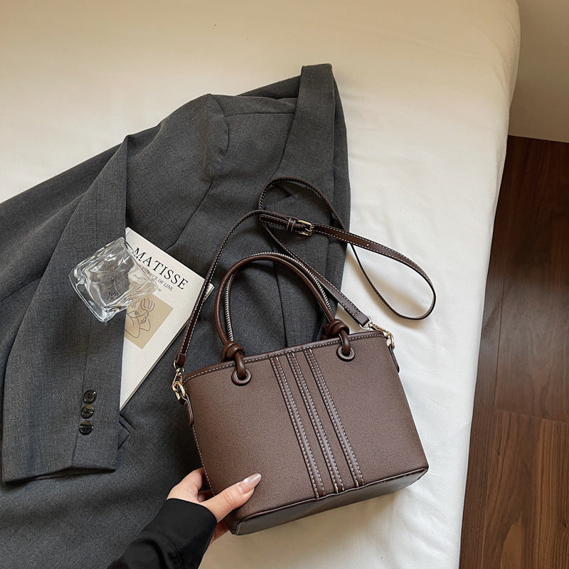 Women's Western Style Underarm Fashion Commuter Texture Women's Shoulder Bag