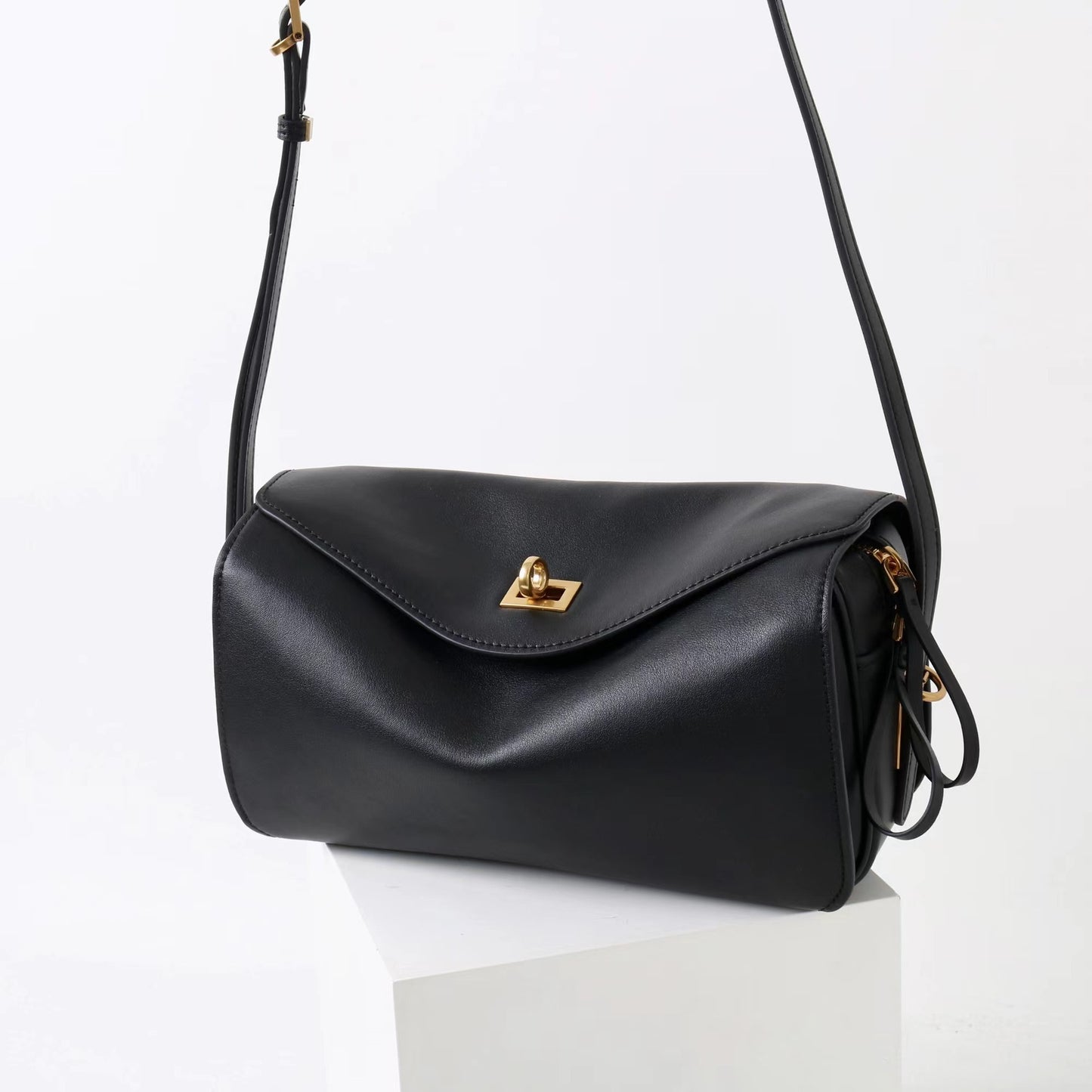 Women's Leather Pillow High-grade Fashion Commuter One Women's Handbag