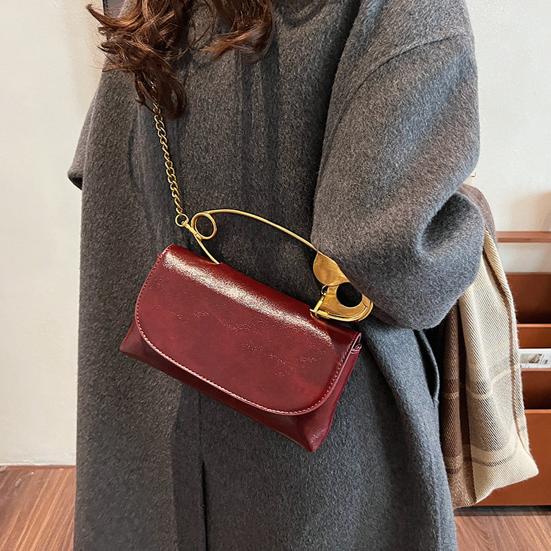 Winter High-grade Retro Pin Fashionable Chain Shoulder Bags