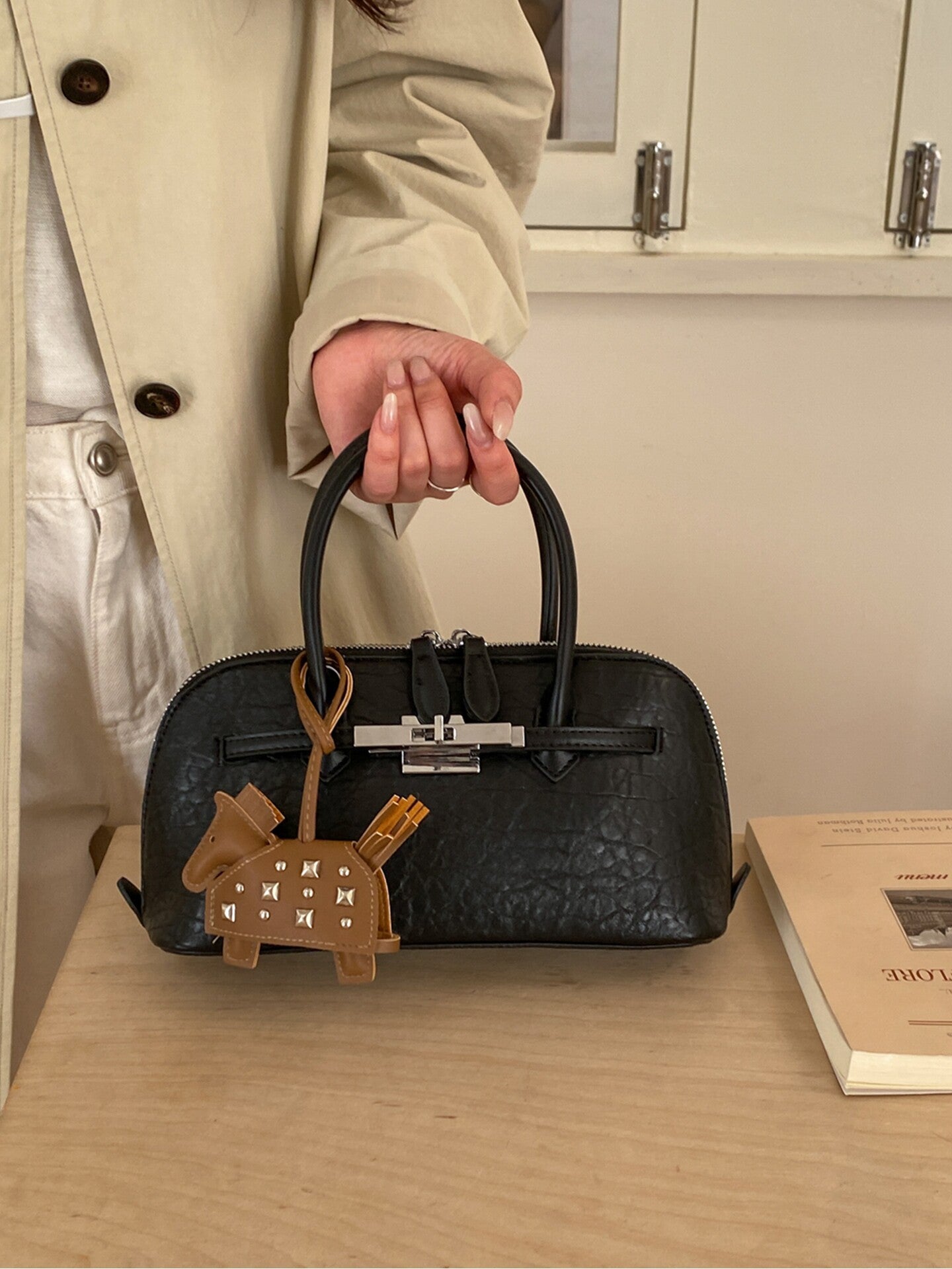 Unique Shell Fashion High Sense Design Women's Shoulder Bag