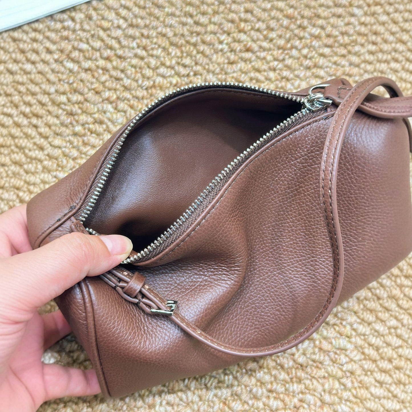 Niche Leather Mini Pen Daily Commute Hand Women's Handbag